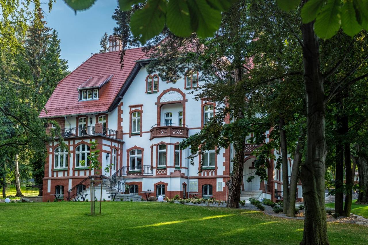 Hotel Villam Белява Экстерьер фото