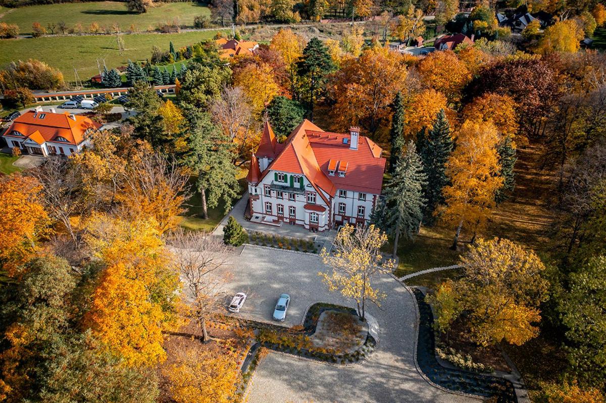 Hotel Villam Белява Экстерьер фото