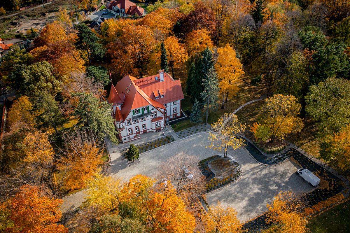 Hotel Villam Белява Экстерьер фото